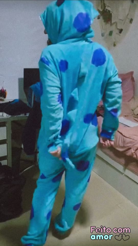 Cliente Kigukidz com pijama kigurumi — vídeo 1