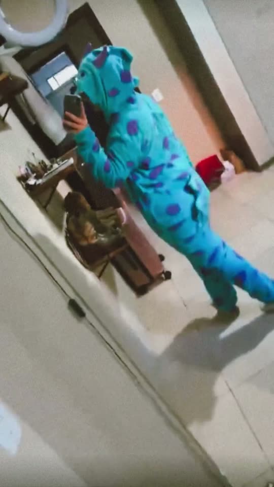 Cliente Kigukidz com pijama kigurumi — vídeo 5